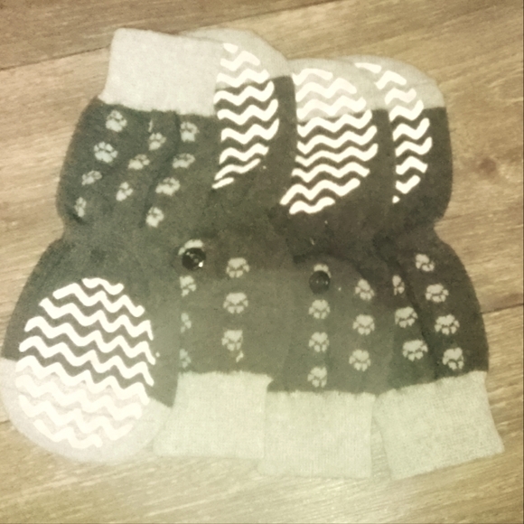 Anti- Slip socks NWOT - Picture 3 of 5